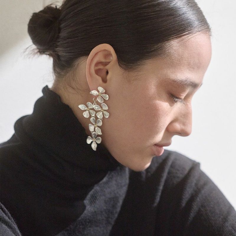 LIMITED NUMBER】MELLOW ピアス メタル フラワー ロング バック