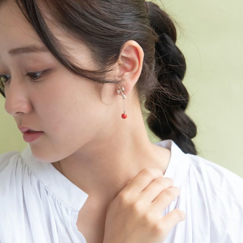 ピアス けん玉 ミニチュア アシンメトリー チタンポスト