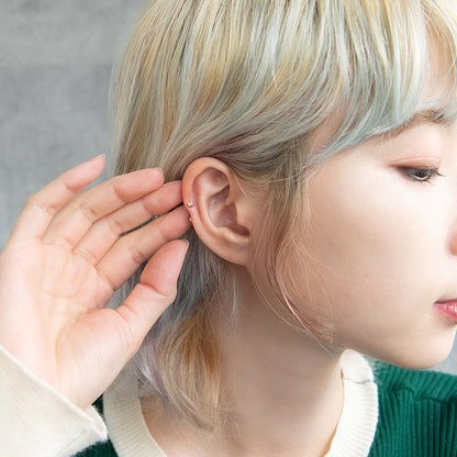 ボディピアス クローバー キュービックジルコニア ストレートバーベル ネジ式 サージカルステンレス 18G 【1個販売】