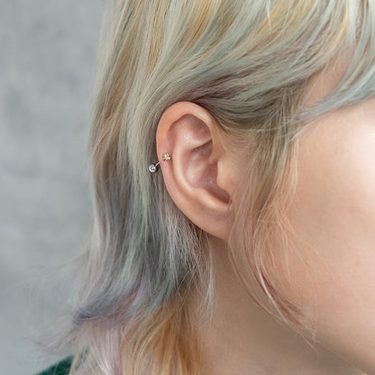 ボディピアス クローバー キュービックジルコニア ストレートバーベル ネジ式 サージカルステンレス 18G 【1個販売】