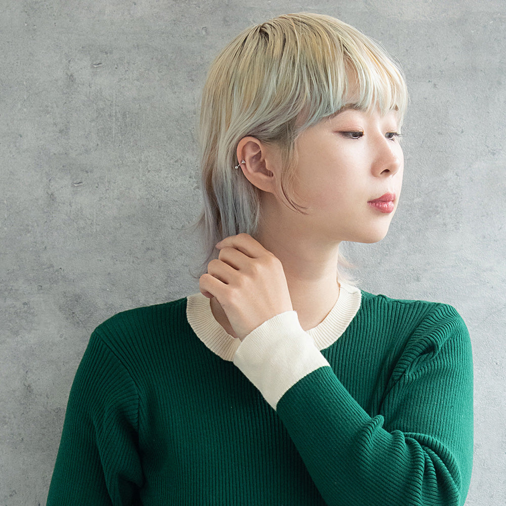 ボディピアス トライアングル キュービックジルコニア ストレートバーベル ネジ式 サージカルステンレス 18G 【1個販売】