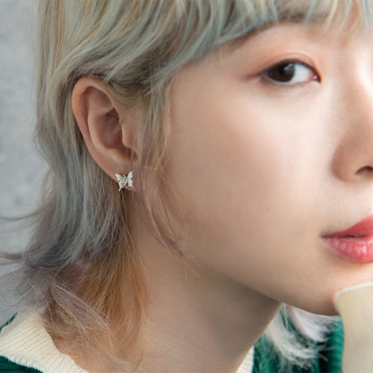 ボディピアス 蝶 バタフライ キュービックジルコニア ストレートバーベル ネジ式 サージカルステンレス 14G 【1個販売】