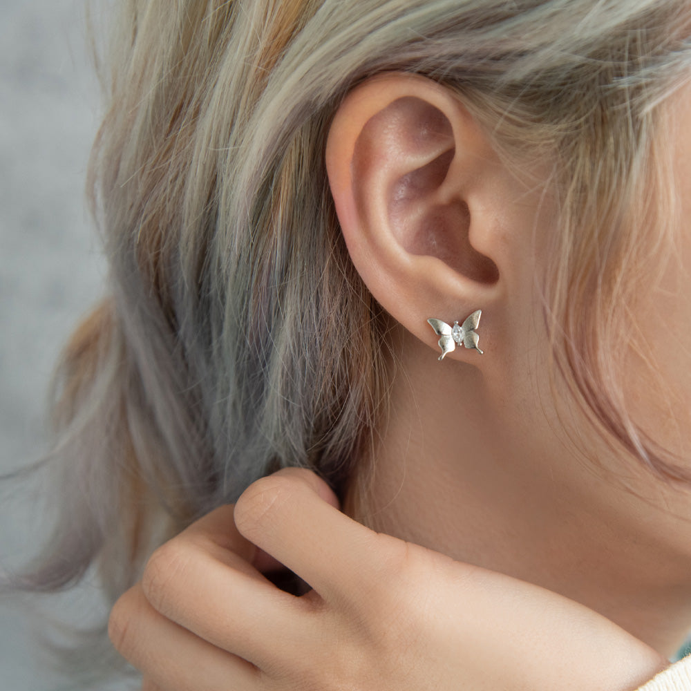 ボディピアス 蝶 バタフライ キュービックジルコニア ストレートバーベル ネジ式 サージカルステンレス 14G 【1個販売】