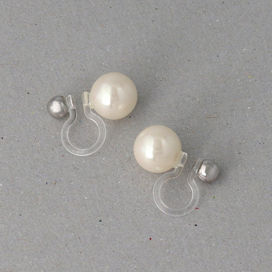 イヤリング パール 8mm ボール 2way 樹脂 オメガクリップ ノンホールイヤリング 日本製