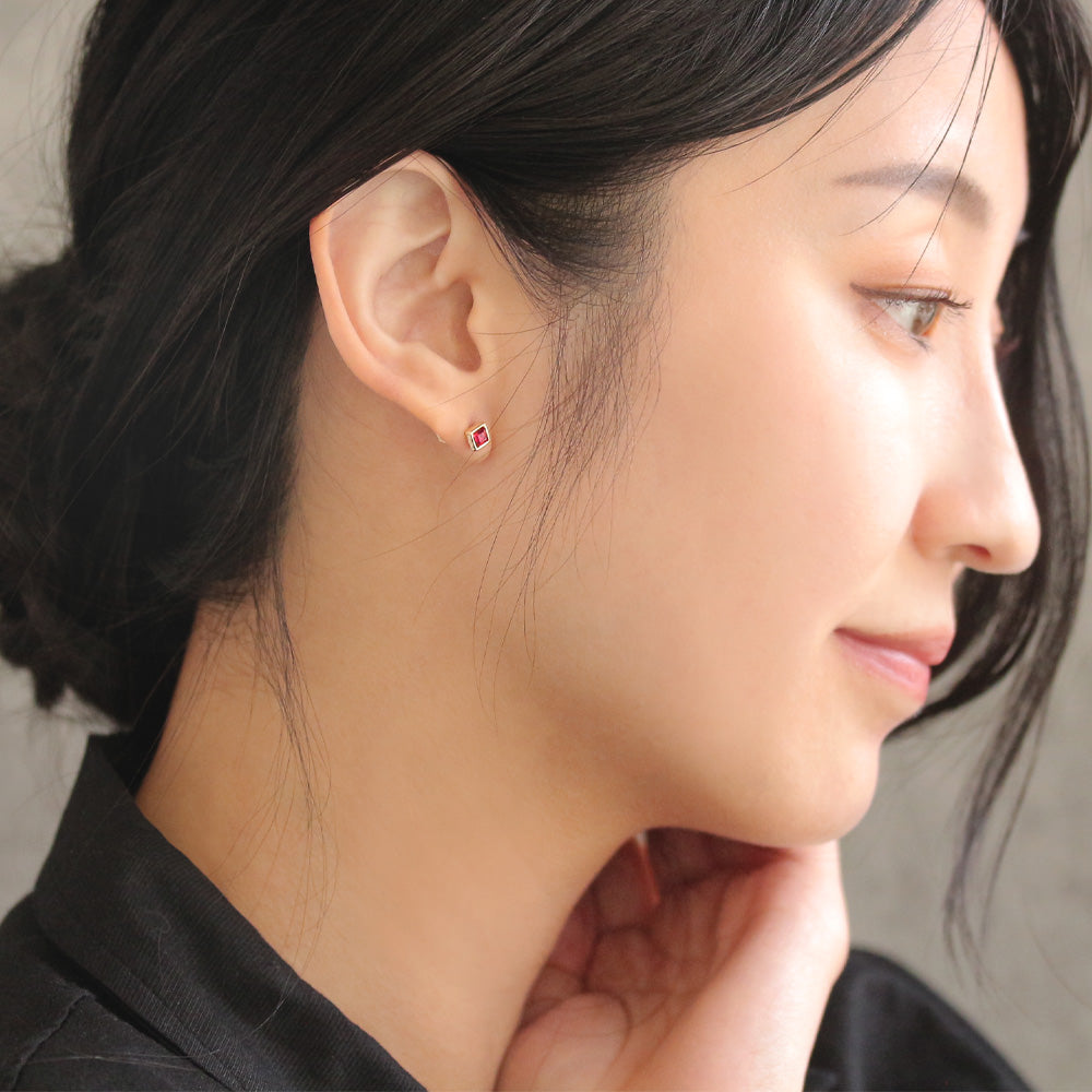 ピアス カラーストーン スクエア ベゼル スタッドピアス