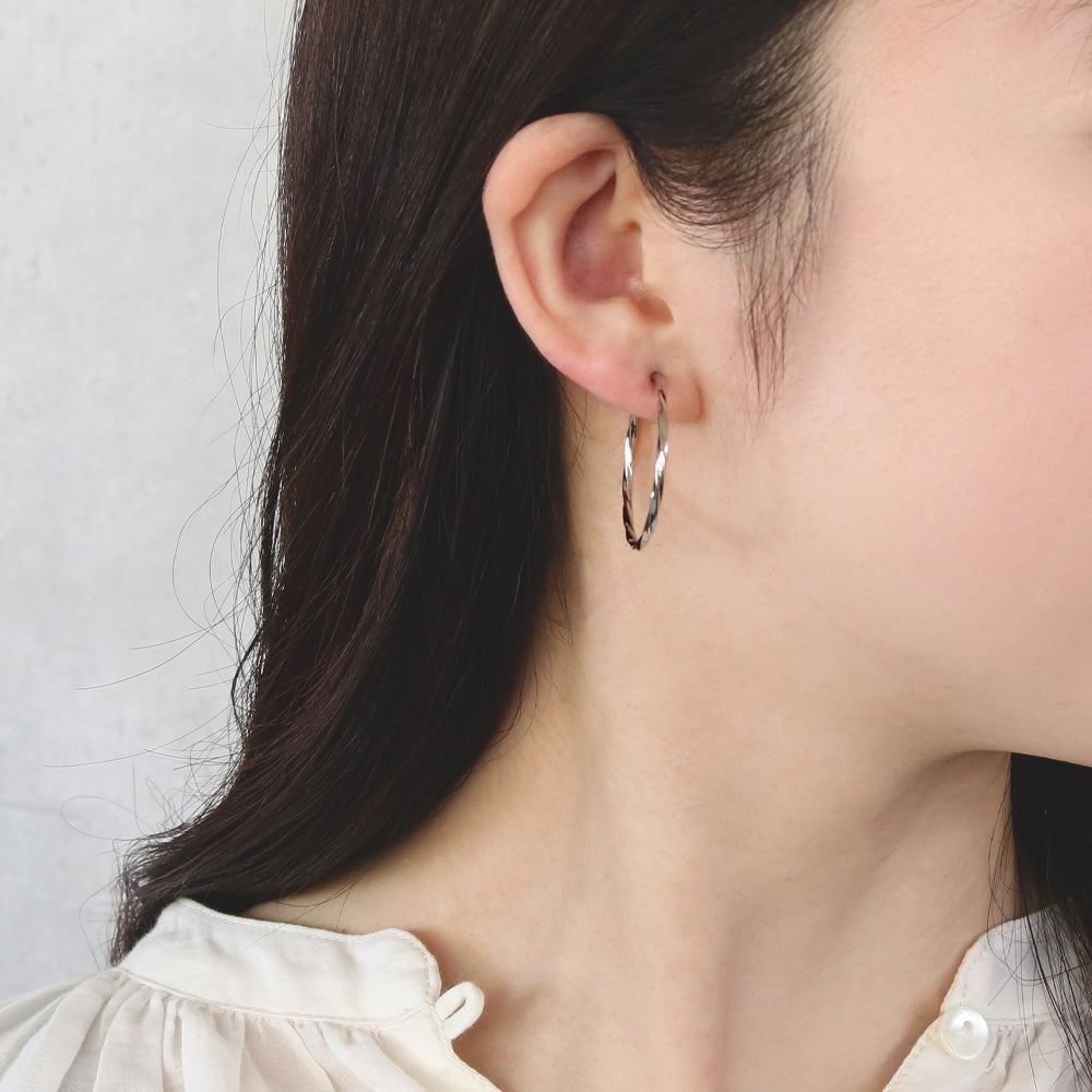 イヤリング ニッケルフリー ひねり メタル 直径3cm 幅2mm パイプタイプ