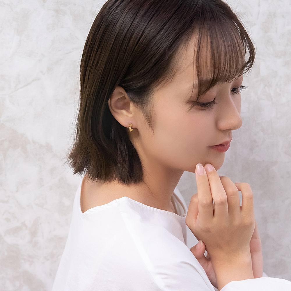 ピアス ニッケルフリー ミニ フラワー キュービックジルコニア 18金 K18 ポストピアス