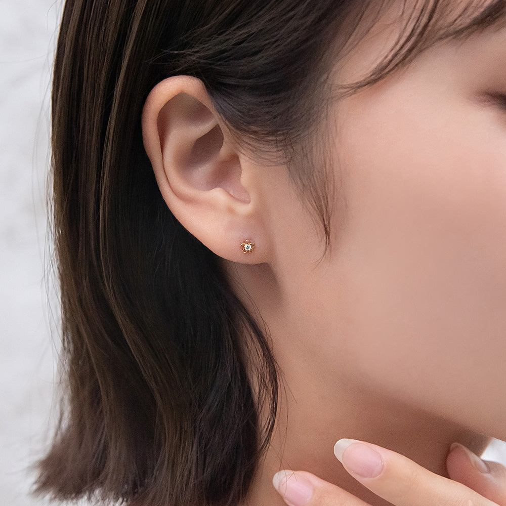ピアス ニッケルフリー プチ フラワー キュービックジルコニア 18金 K18 ポストピアス