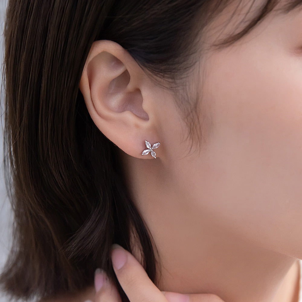ピアス ニッケルフリー 十字架 クロス キュービックジルコニア 18金 K18 ポストピアス