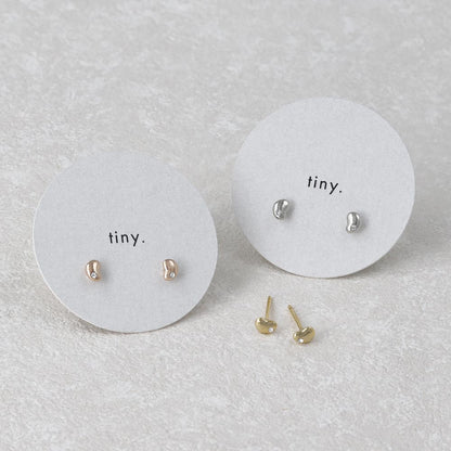 ピアス tiny. ニッケルフリー メタル ビーンズ そら豆 ストーン 小粒 スタッドピアス
