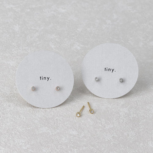 ピアス tiny. ニッケルフリー メタル フレーム 小粒 ストーン 1粒 スタッドピアス