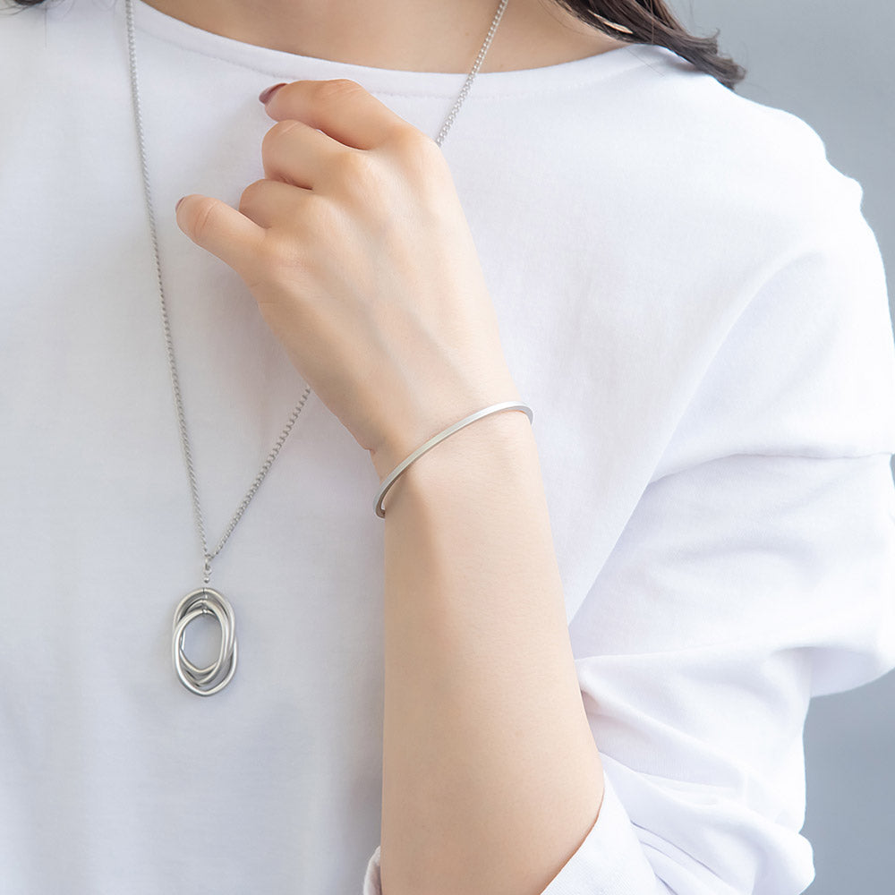 ブレスレット ニッケルフリー sable silver メタル フラット スリム ライン ハーフバングル