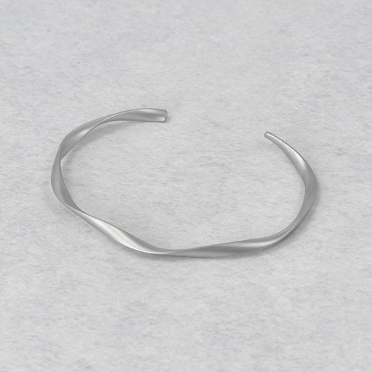 ブレスレット ニッケルフリー sable silver メタル ツイスト スリム ライン ハーフバングル