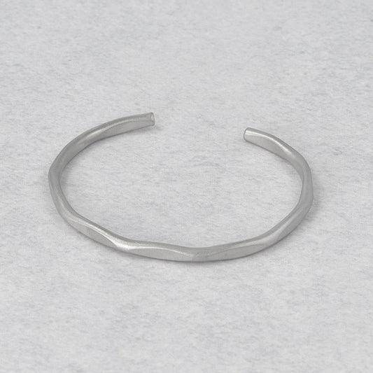 ブレスレット ニッケルフリー sable silver メタル フラット カット ライン スリム ハーフバングル