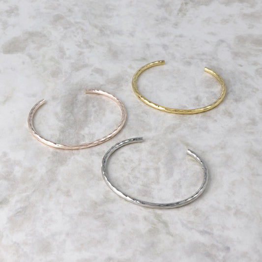 ブレスレット ニッケルフリー メタル ダイヤカット スリム ハーフバングル