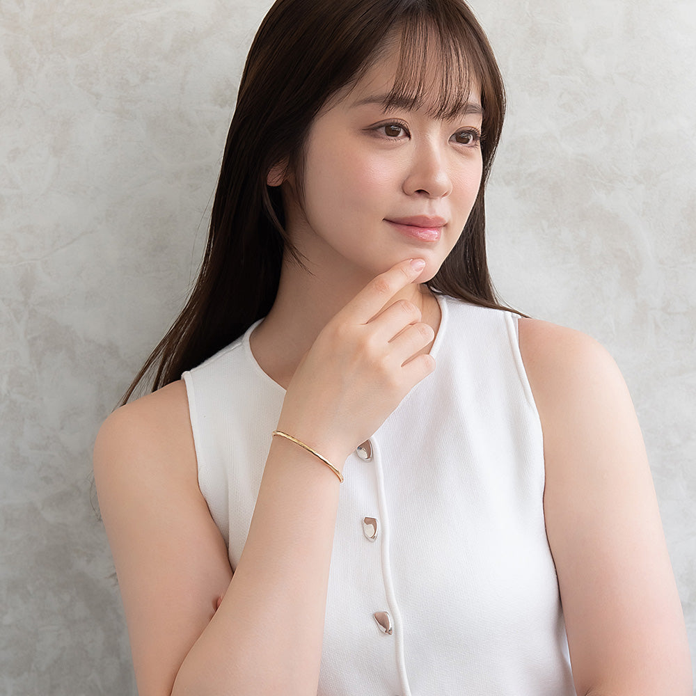 ブレスレット ニッケルフリー メタル ダイヤカット スリム ハーフバングル