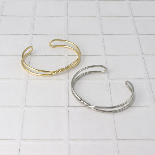 ブレスレット ニッケルフリー メタル ツイスト クロス ハーフバングル