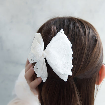 ヘアクリップ コットンレース フリル スカラップ フラワー模様 刺繍 バンスクリップ