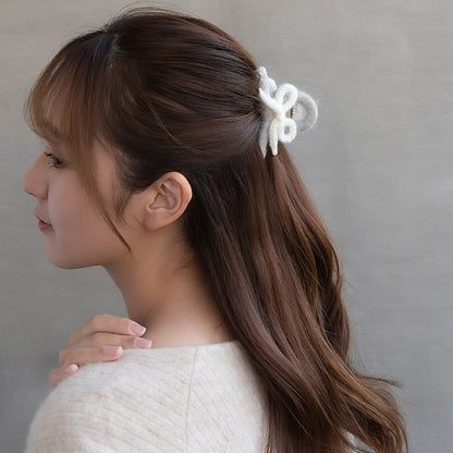 ヘアクリップ 毛糸 かぎ編み リボン ふわふわ ロール バンスクリップ