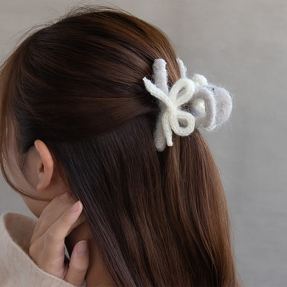 ヘアクリップ 毛糸 かぎ編み リボン ふわふわ ロール バンスクリップ