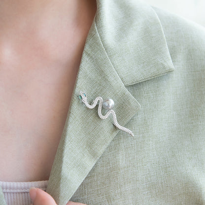 ブローチ メタル キュービックジルコニア パール 蛇 ピンタイプ