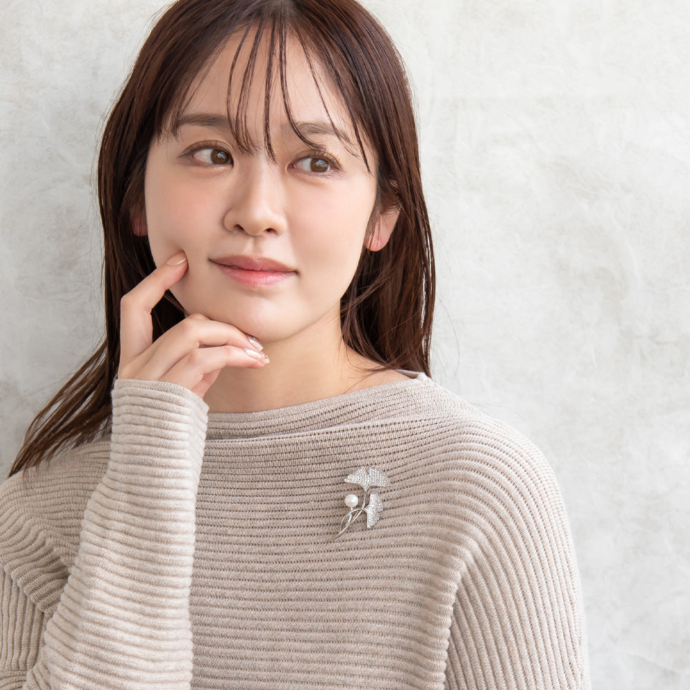 ブローチ メタル キュービックジルコニア 淡水パール イチョウの葉 ピンタイプ