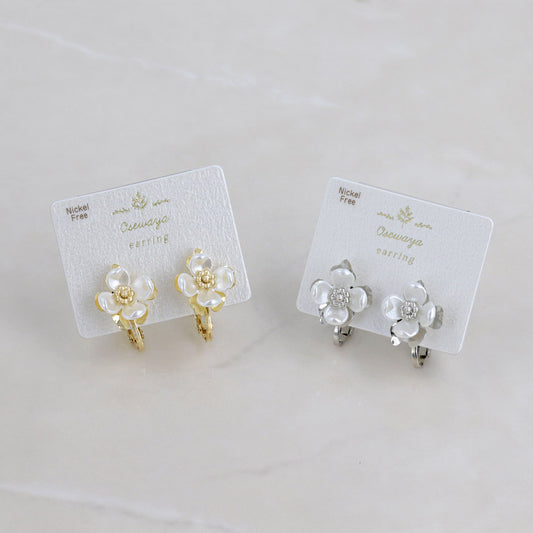 イヤリング ニッケルフリー メタル フラワー 花 重ね ネジバネ式イヤリング
