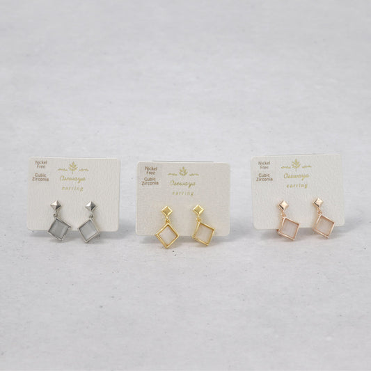 イヤリング ニッケルフリー メタル スクエア フレーム 合成キャッツアイ ネジバネ式イヤリング