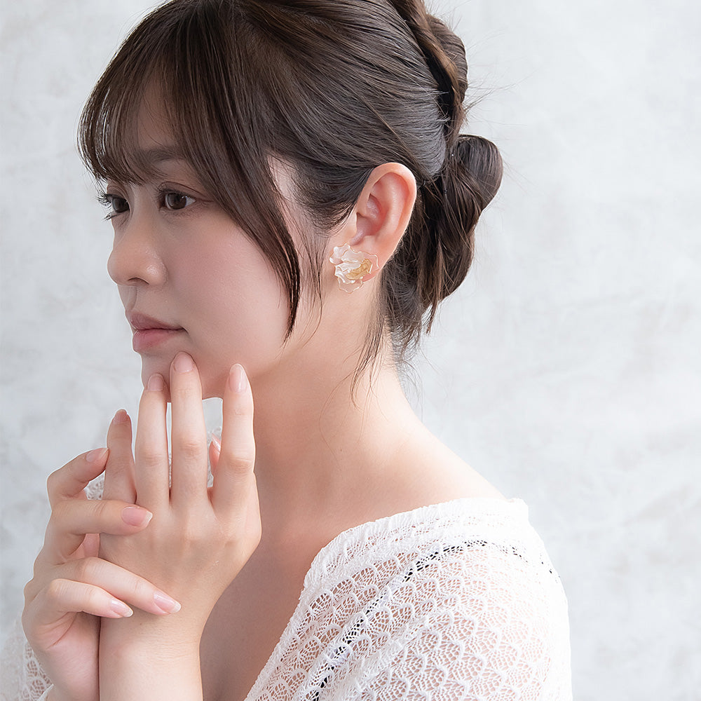 Classy イヤリング ニッケルフリー メタル ワイヤー フラワー ビッグ 半透明 ネジバネ式イヤリング