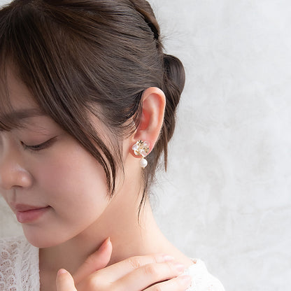 Classy イヤリング ニッケルフリー メタル ワイヤー フラワー 半透明 パール ビーズ ネジバネ式イヤリング