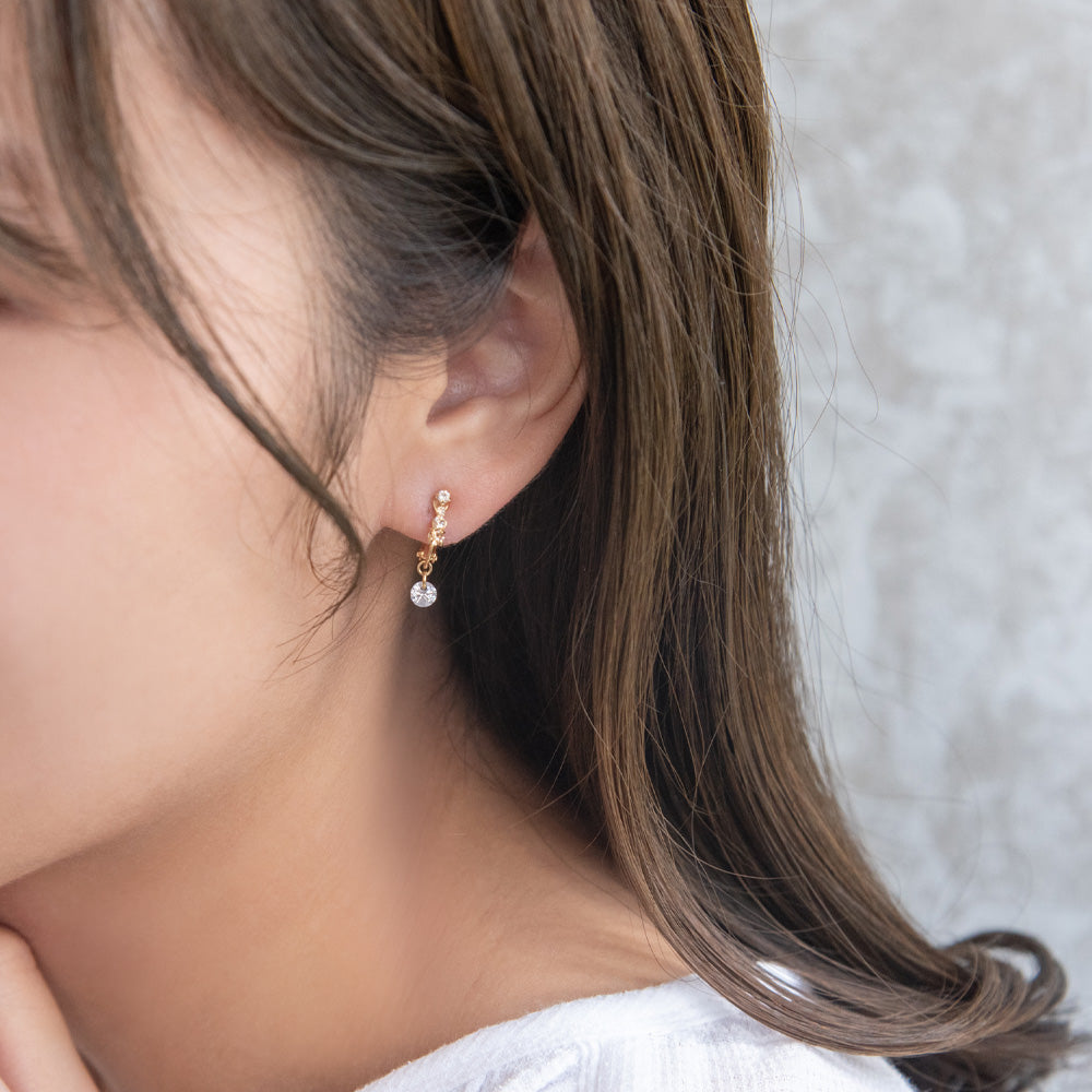 イヤリング ニッケルフリー メタル キュービックジルコニア ミニ カラーストーン ライン 下がり ネジバネ式イヤリング