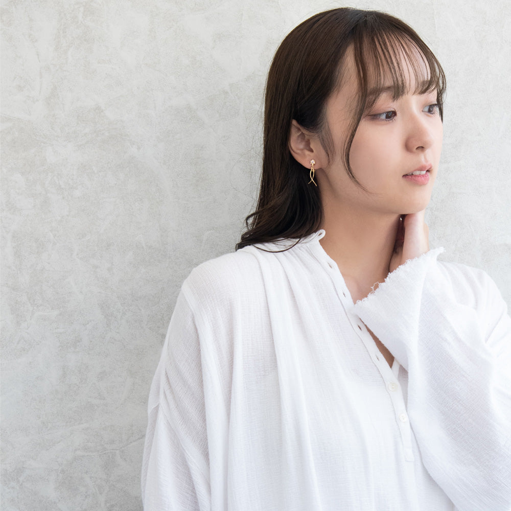 イヤリング ニッケルフリー メタル ワイヤー カーブライン ミニ フラワー カラーストーン パール ネジバネ式イヤリング