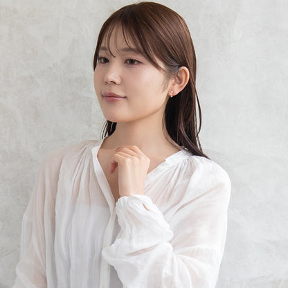 イヤリング ニッケルフリー キュービックジルコニア メタル ウェーブ 3粒 ネジバネ式イヤリング