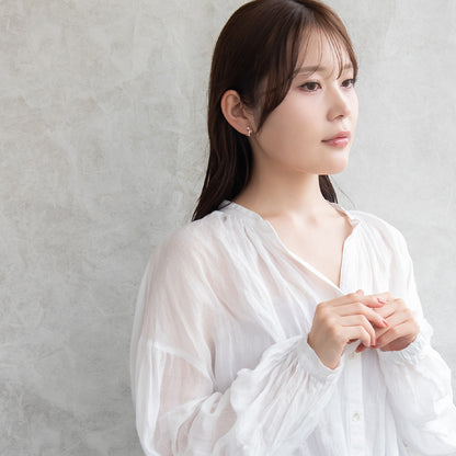 イヤリング ニッケルフリー キュービックジルコニア メタル ウェーブ 3粒 ネジバネ式イヤリング