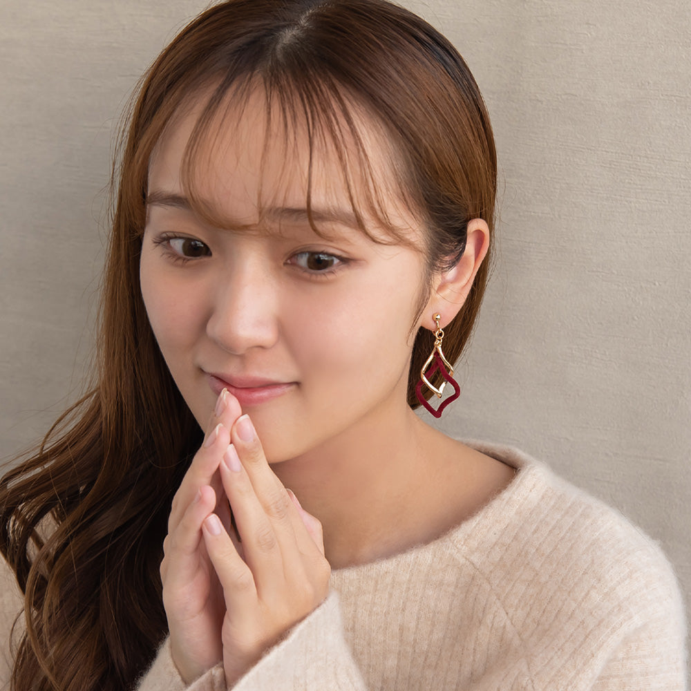 イヤリング ニッケルフリー メタル フロッキー カラー ツイスト ロンバス ネジバネ式イヤリング