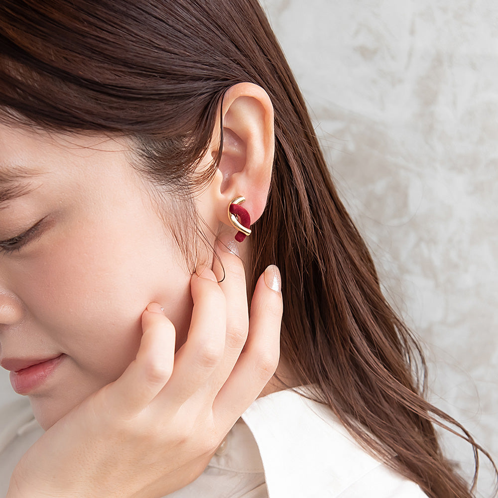 イヤリング ニッケルフリー メタル フロッキー カラー カーブ ライン クロス ネジバネ式イヤリング