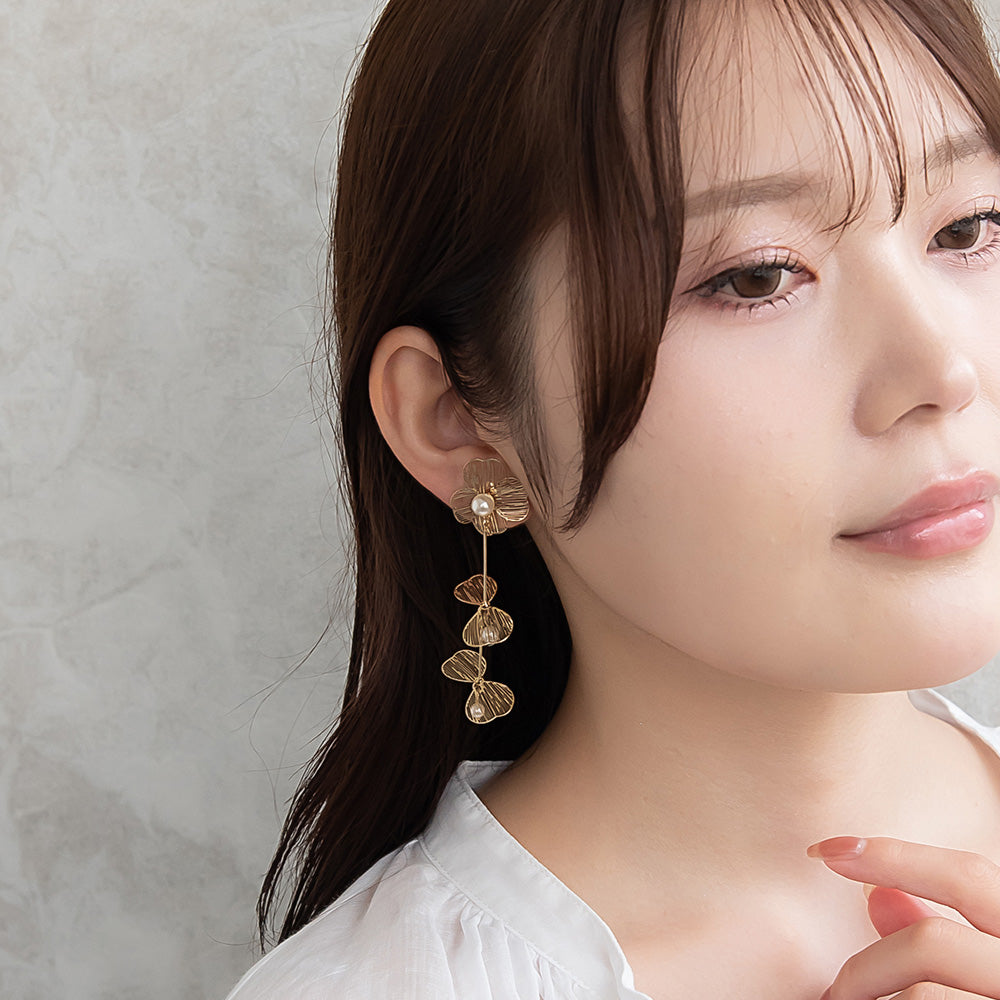 イヤリング ニッケルフリー フラワー パール ネジバネ式イヤリング