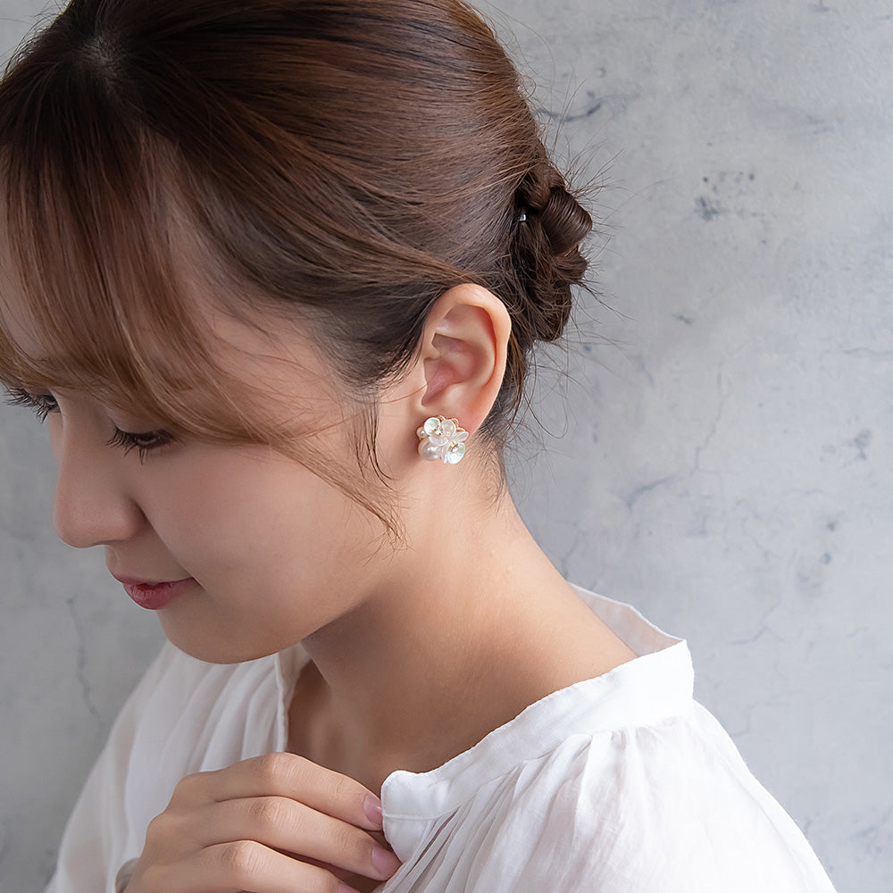 Classy イヤリング ニッケルフリー フラワー パール ネジバネ式イヤリング