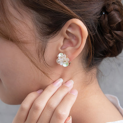Classy イヤリング ニッケルフリー フラワー パール ネジバネ式イヤリング