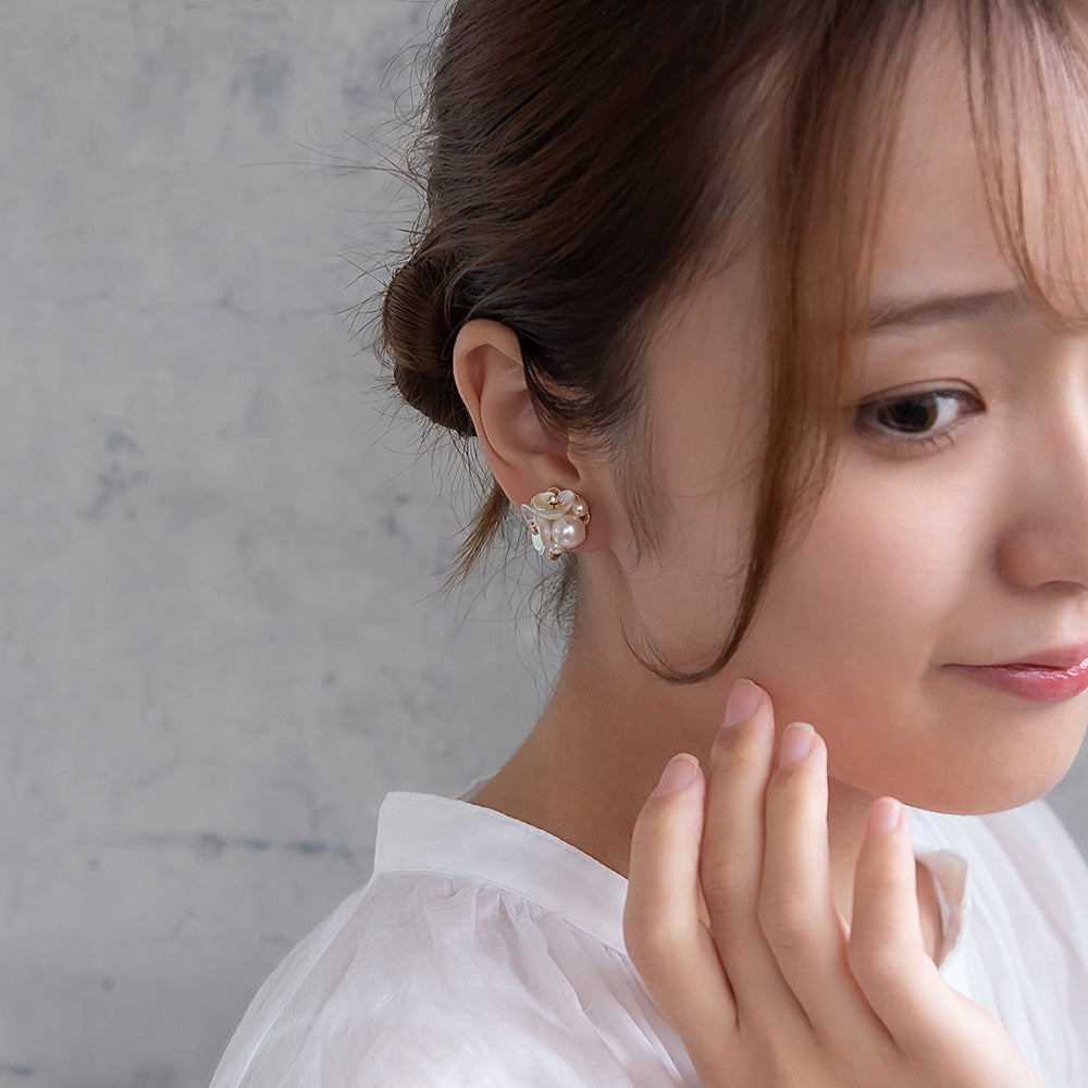 Classy イヤリング ニッケルフリー フラワー パール ネジバネ式