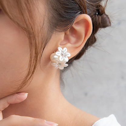 Classy イヤリング ニッケルフリー フラワー パール ネジバネ式イヤリング