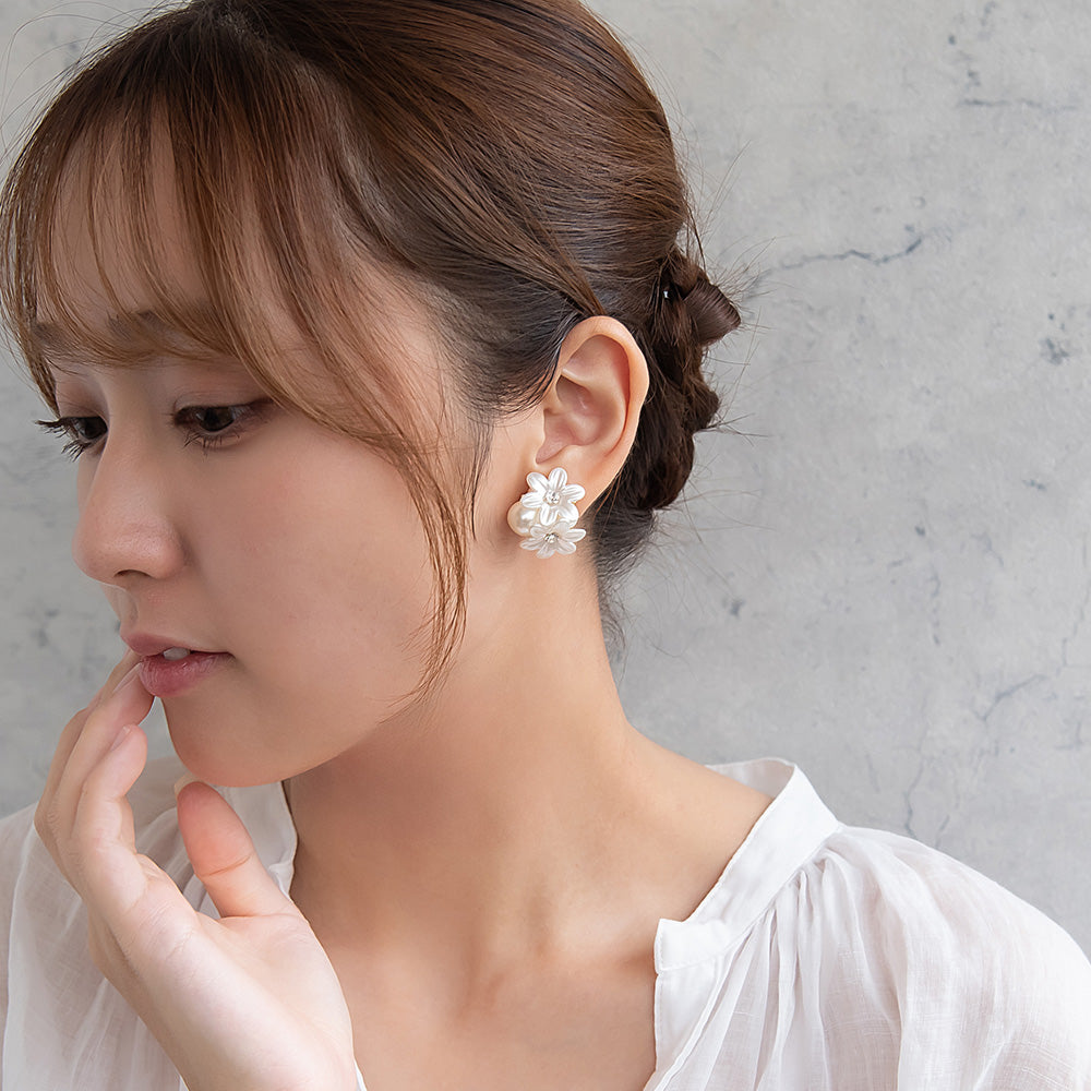 Classy イヤリング ニッケルフリー フラワー パール ネジバネ式イヤリング