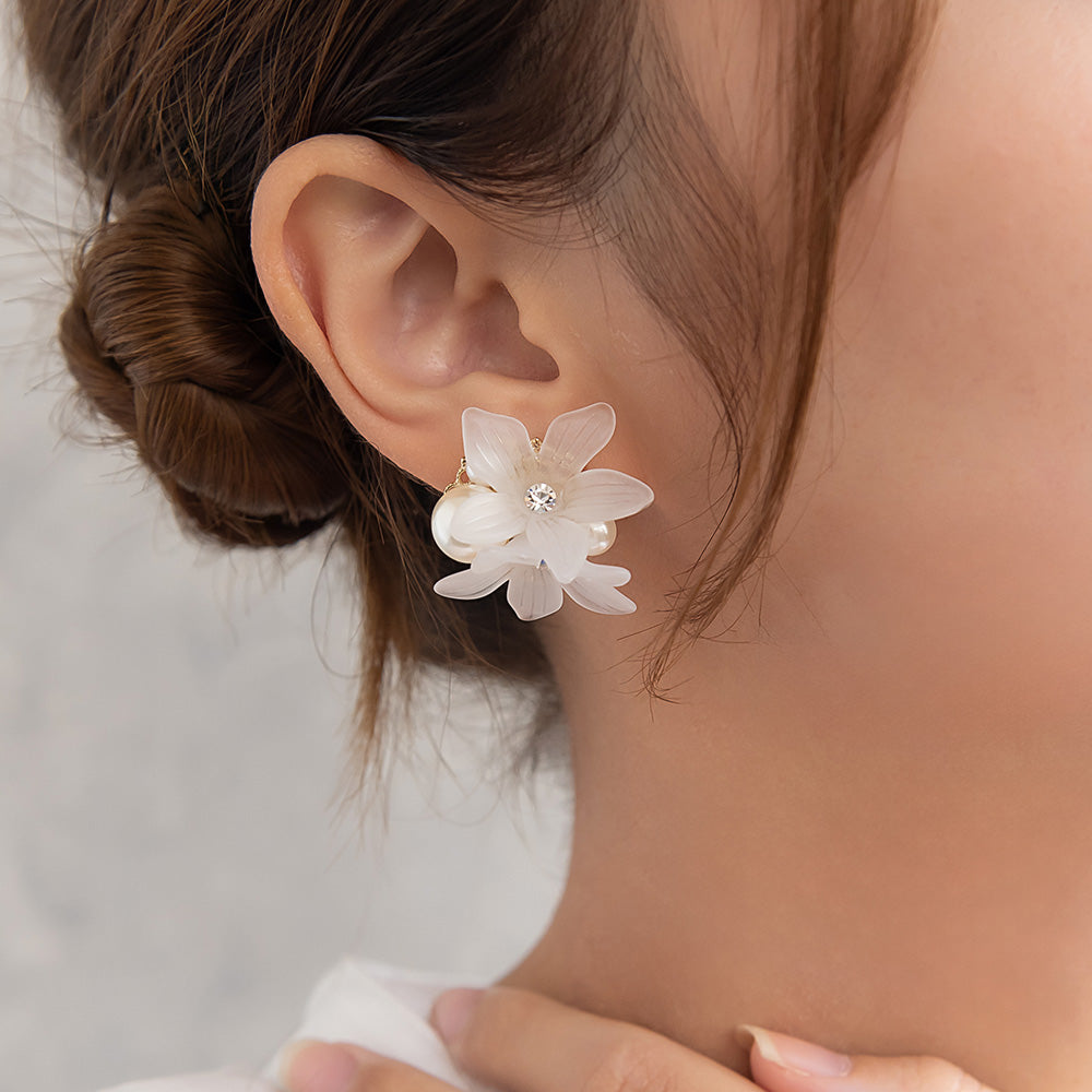 Classy イヤリング ニッケルフリー フラワー パール ネジバネ式イヤリング