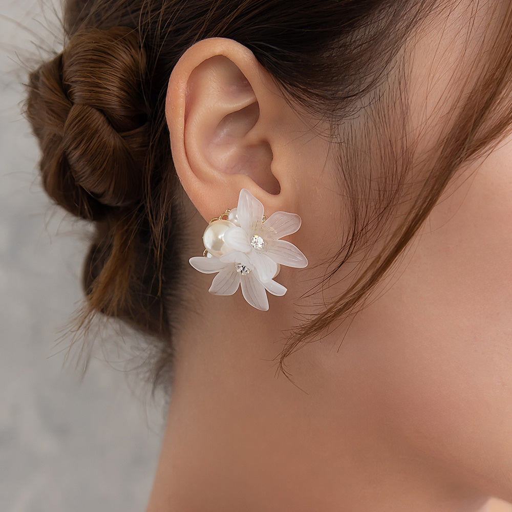 Classy イヤリング ニッケルフリー フラワー パール ネジバネ式イヤリング