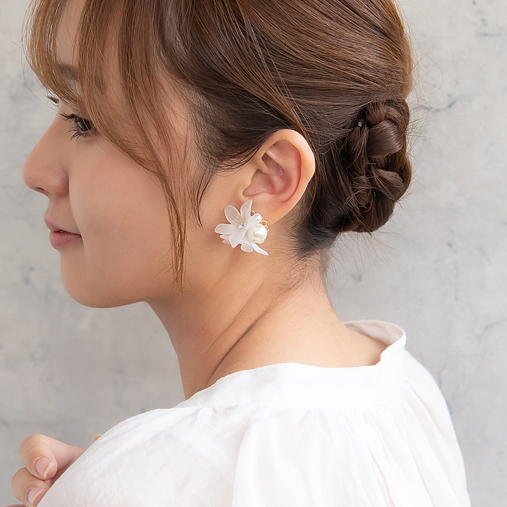 Classy イヤリング ニッケルフリー フラワー パール ネジバネ式イヤリング