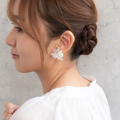 Classy イヤリング ニッケルフリー フラワー パール ネジバネ式イヤリング