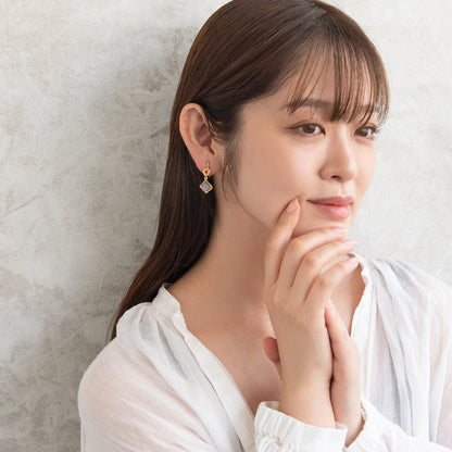 イヤリング ニッケルフリー ラメ メタルフレーム くすみカラー スクエア ネジバネ式イヤリング