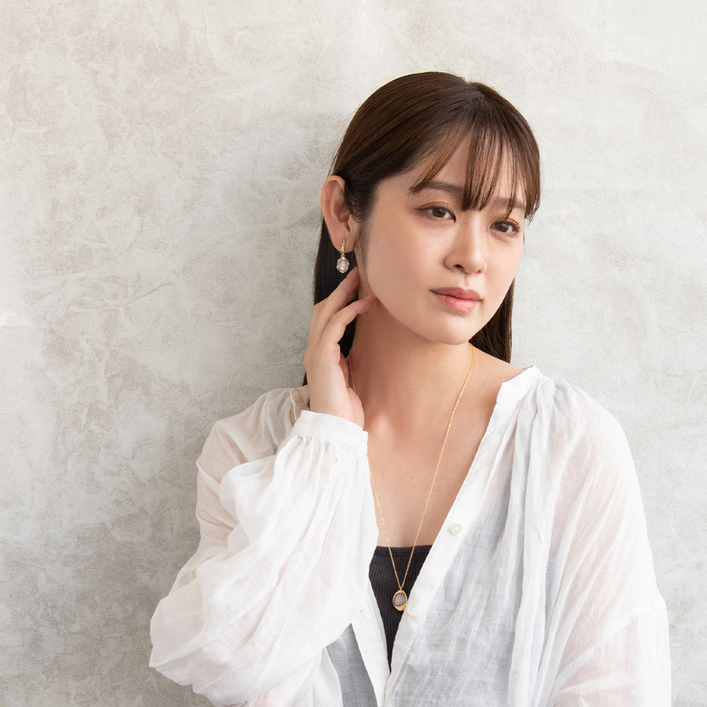 イヤリング ニッケルフリー ラメ メタルフレーム くすみカラー ガラス ビーズ ネジバネ式イヤリング