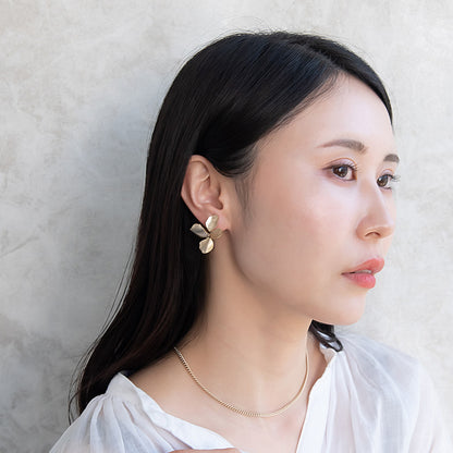 イヤリング ニッケルフリー sable gold メタル ツイスト フラワー ネジバネ式イヤリング