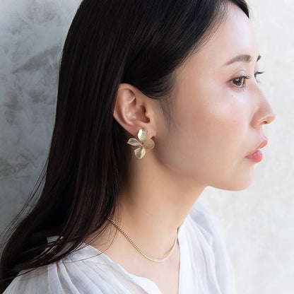 イヤリング ニッケルフリー sable gold メタル ツイスト フラワー ネジバネ式イヤリング